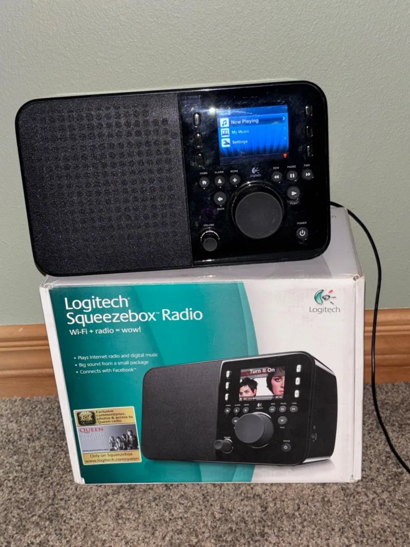 Logitech Squeezebox Radio Wi-Fi Internet Radio with Original Box - Anacortes Estate Auction – Sterling Silver, Jewelry & Incredible Finds | Ocean Bid Auction