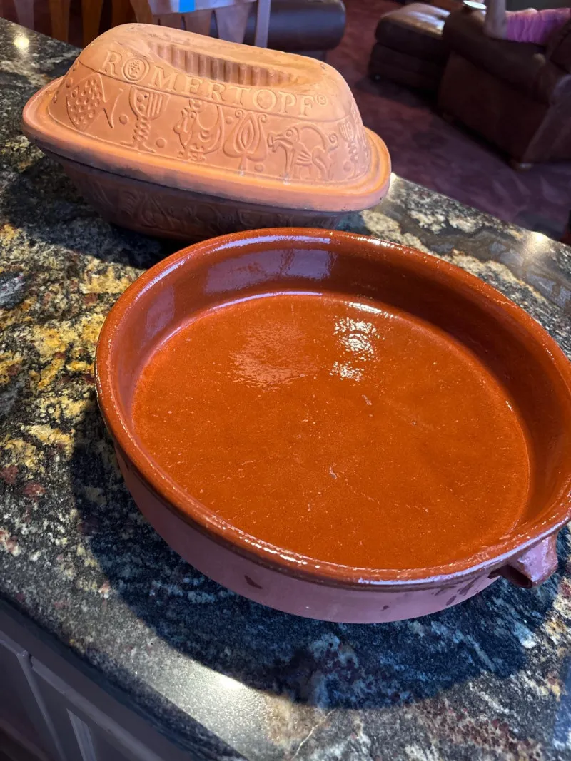 Römertopf Clay Baker & Spanish Terracotta Baking Dish Cooking Lot - Anacortes Estate Auction – Sterling Silver, Jewelry & Incredible Finds | Ocean Bid Auction