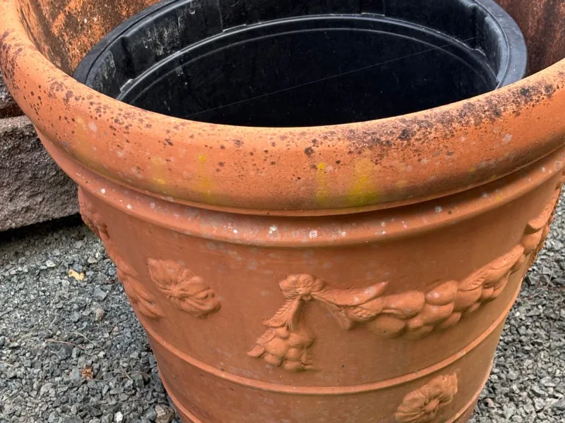 Large Embossed Terracotta Planter Pot Heavy Garden Patio Urn Decor - Anacortes Estate Auction – Sterling Silver, Jewelry & Incredible Finds | Ocean Bid Auction