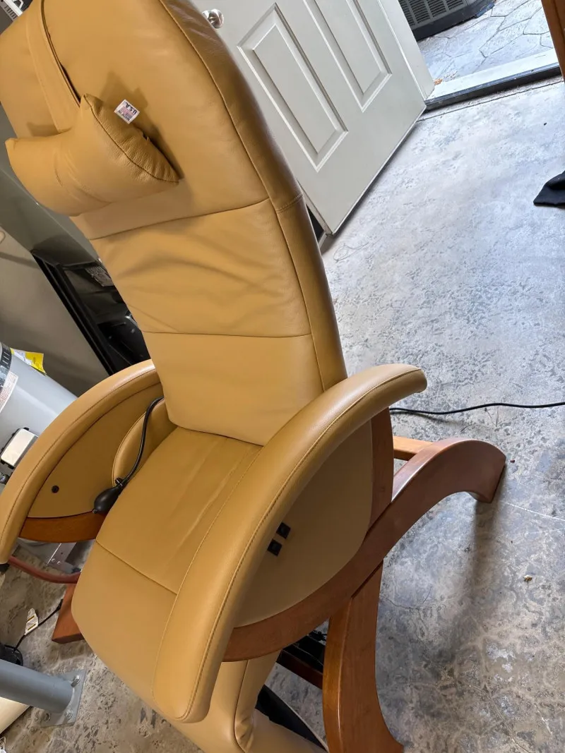 Power Zero Gravity Leather Recliner with Bentwood Frame & Headrest - Anacortes Estate Auction – Sterling Silver, Jewelry & Incredible Finds | Ocean Bid Auction