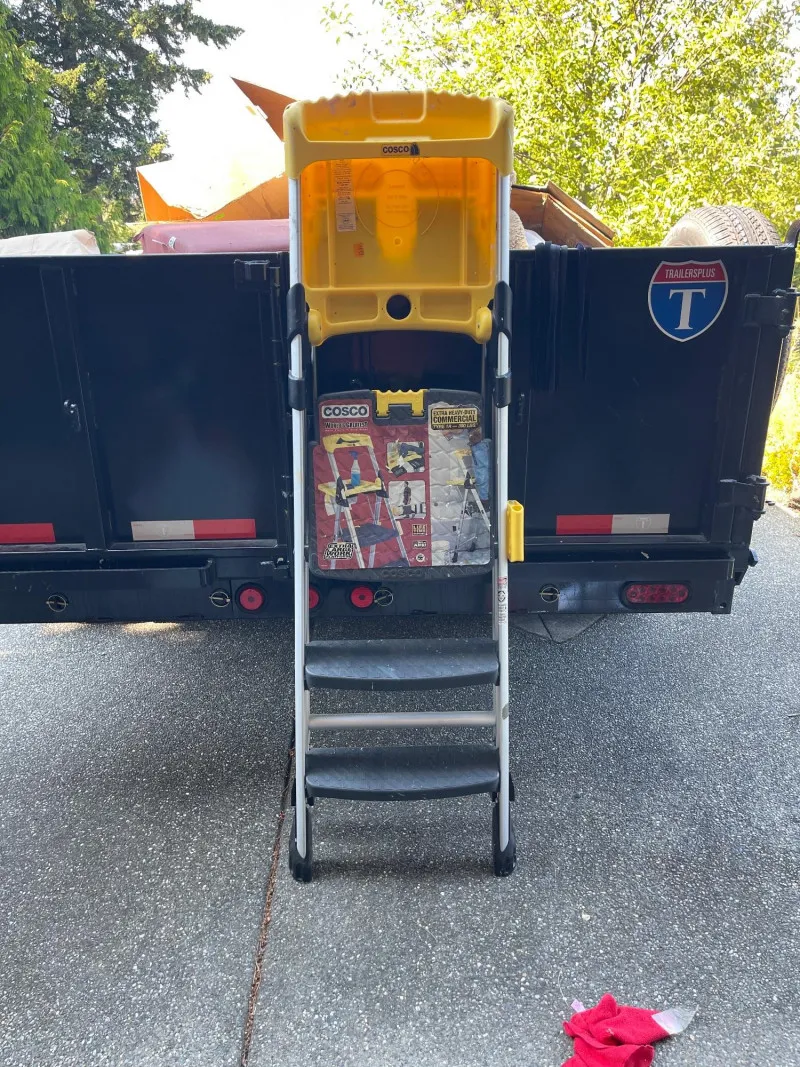 Cosco Folding Work Platform Step Ladder with Tool Tray - Anacortes Estate Auction – Sterling Silver, Jewelry & Incredible Finds | Ocean Bid Auction