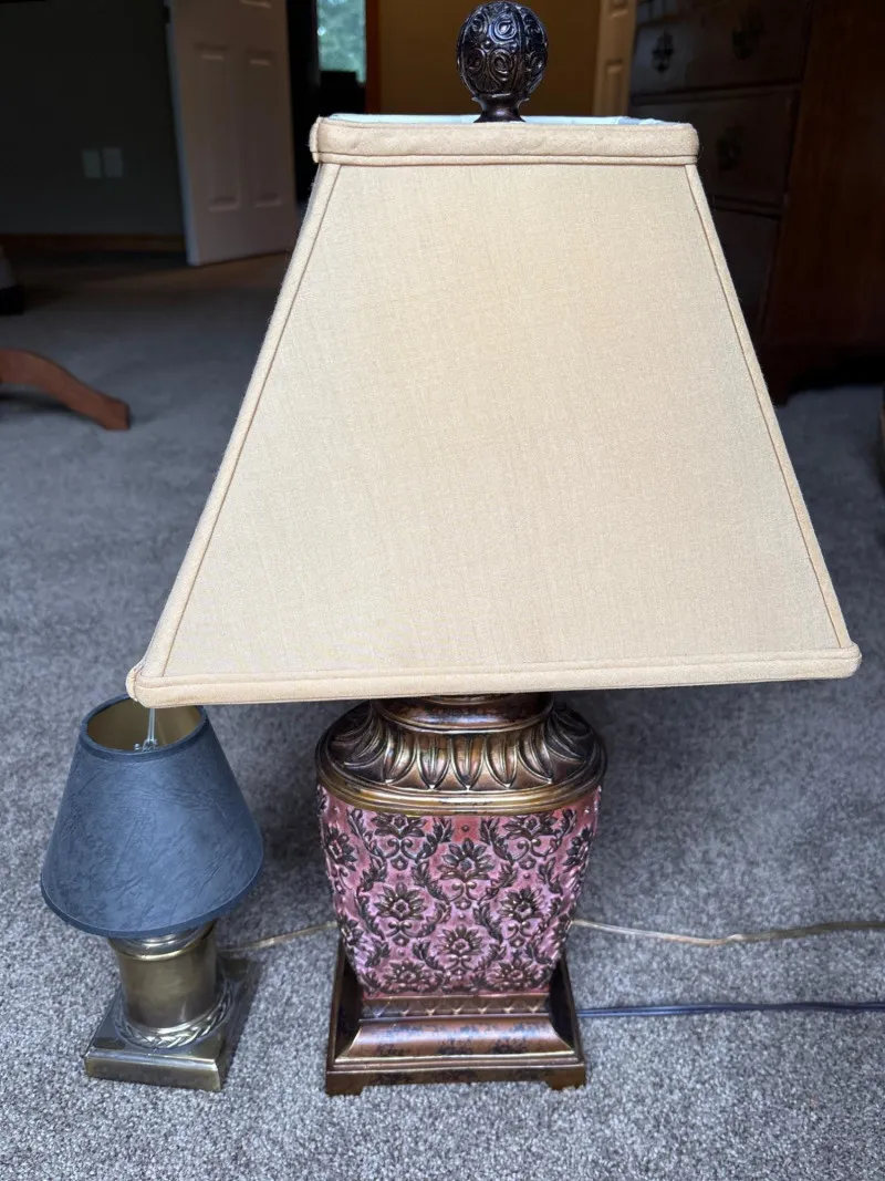 Pair of Decorative Table Lamps – Large Accent Lamp & Miniature Lamp - Anacortes Estate Auction – Sterling Silver, Jewelry & Incredible Finds | Ocean Bid Auction