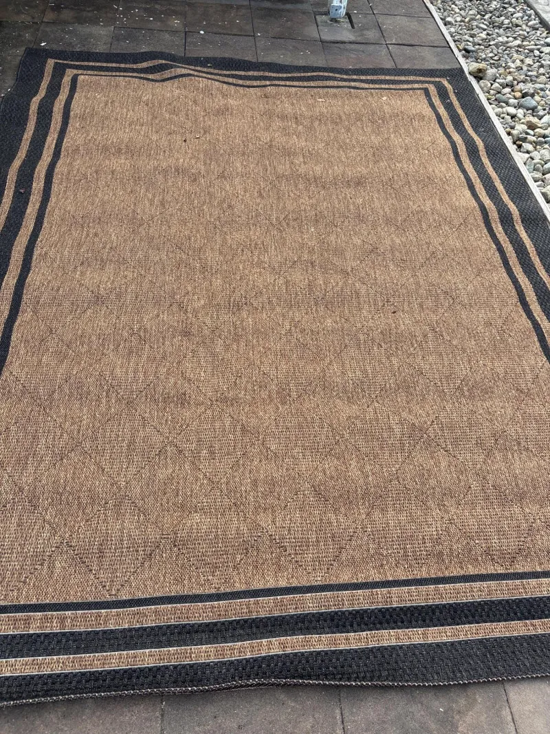 Toscana 7'10" x 10' Indoor Outdoor Area Rug Chestnut & Black - Anacortes Estate Auction – Sterling Silver, Jewelry & Incredible Finds | Ocean Bid Auction