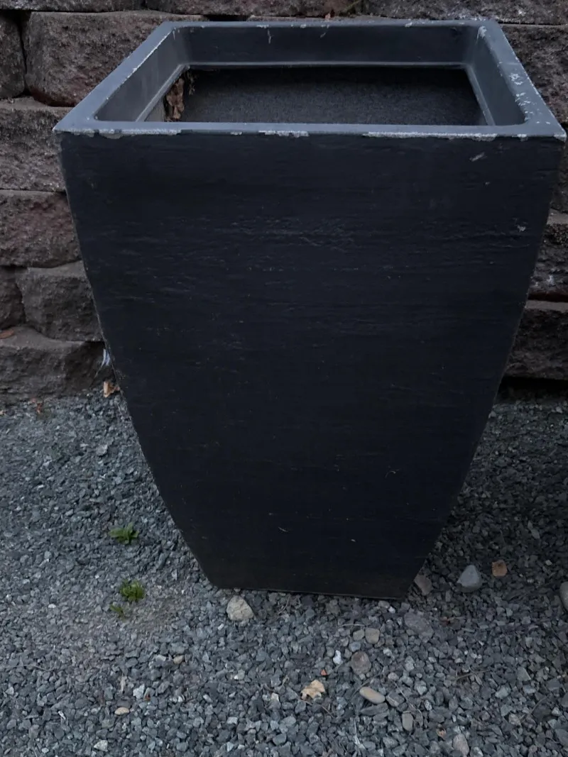 Modern Black Tapered Outdoor Planter Pot 30" Tall Plastic Planter - Anacortes Estate Auction – Sterling Silver, Jewelry & Incredible Finds | Ocean Bid Auction