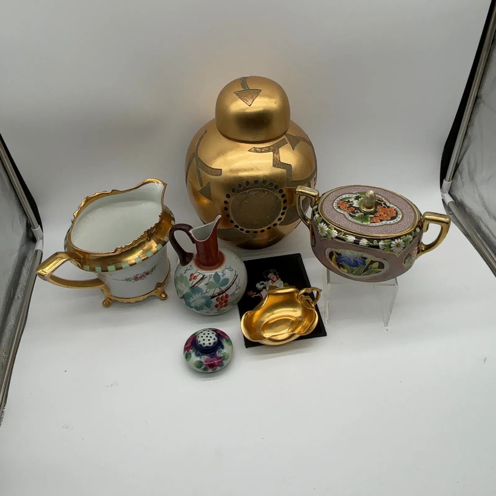 Six-Piece Decorative Ceramic Tableware Assortment