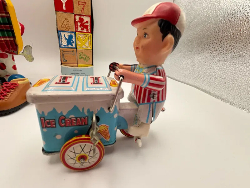 Vintage Wind-Up Toys & Disneyland Blocks – Works Lot - Spring Treasure Auction – Vintage Finds & New-In-Box Surprises. | Ocean Bid Auction