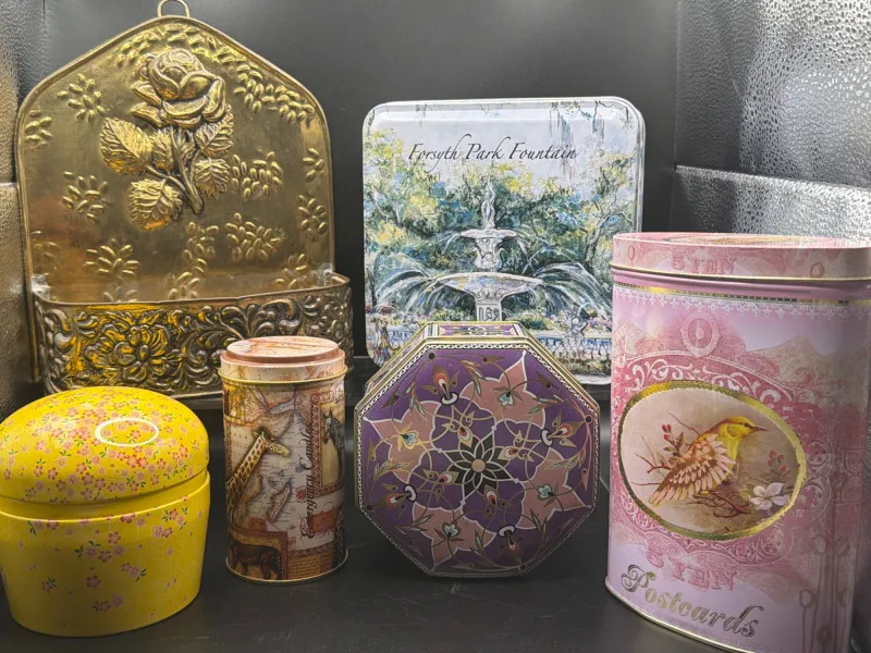 6 Decorative Vintage Tins Bird Floral Tea Tin & Tin Planter Lot - Spring Treasure Auction – Vintage Finds & New-In-Box Surprises. | Ocean Bid Auction