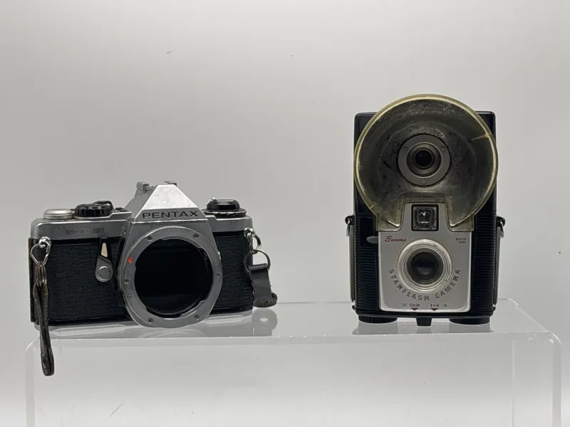 Vintage Pentax SLR Camera & Brownie Starflash Camera Lot - Spring Treasure Auction – Vintage Finds & New-In-Box Surprises. | Ocean Bid Auction