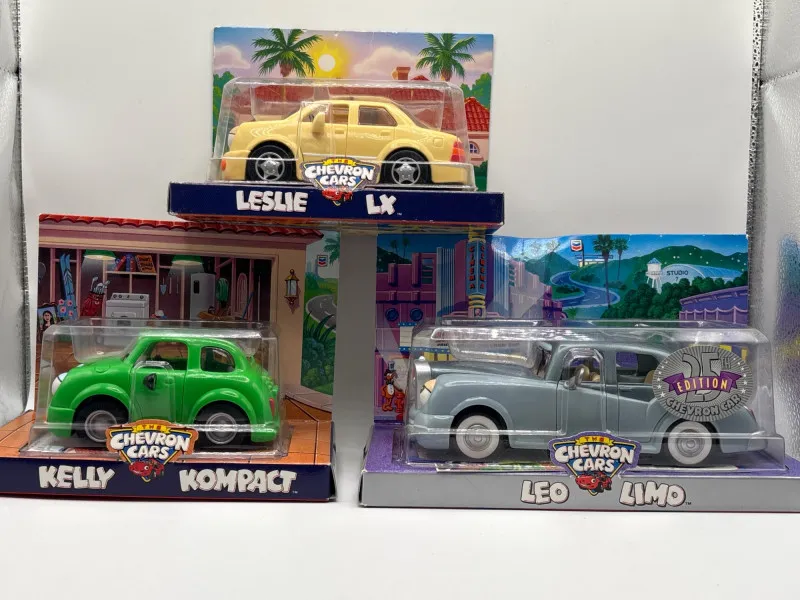 Chevron Cars Collectible Diecast Lot Leslie LX Kelly Kompact Leo - Spring Treasure Auction – Vintage Finds & New-In-Box Surprises. | Ocean Bid Auction