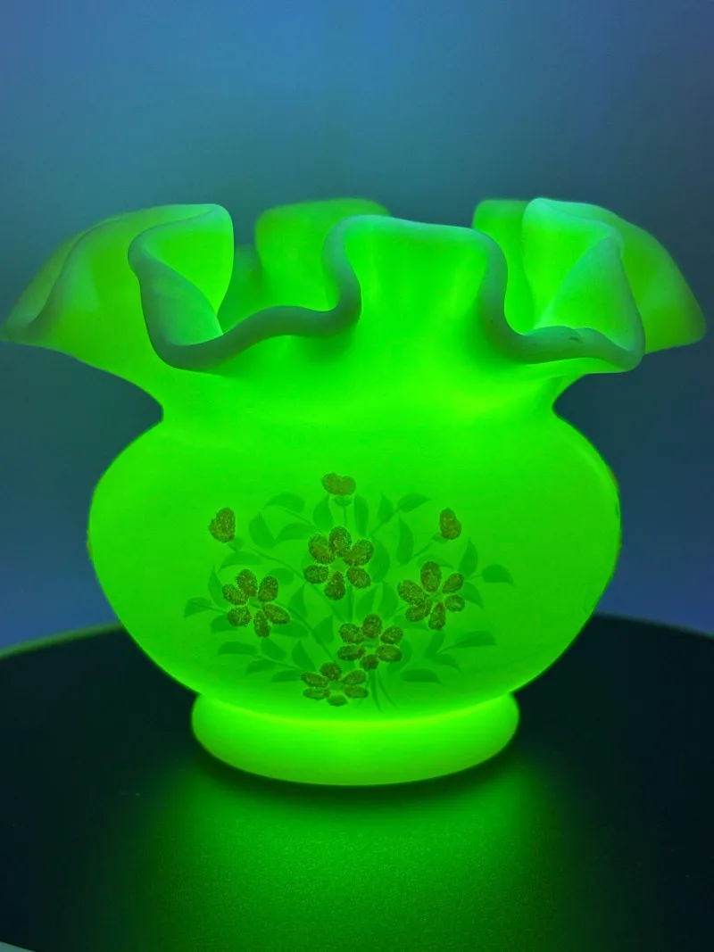 Fenton Signed Uranium Glass Ruffled Vase - Spring Treasure Auction – Vintage Finds & New-In-Box Surprises. | Ocean Bid Auction