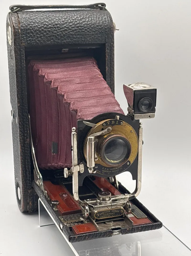 Antique Kodak Folding Bellows Camera Brass Lens w Finder 9.5" - Spring Treasure Auction – Vintage Finds & New-In-Box Surprises. | Ocean Bid Auction