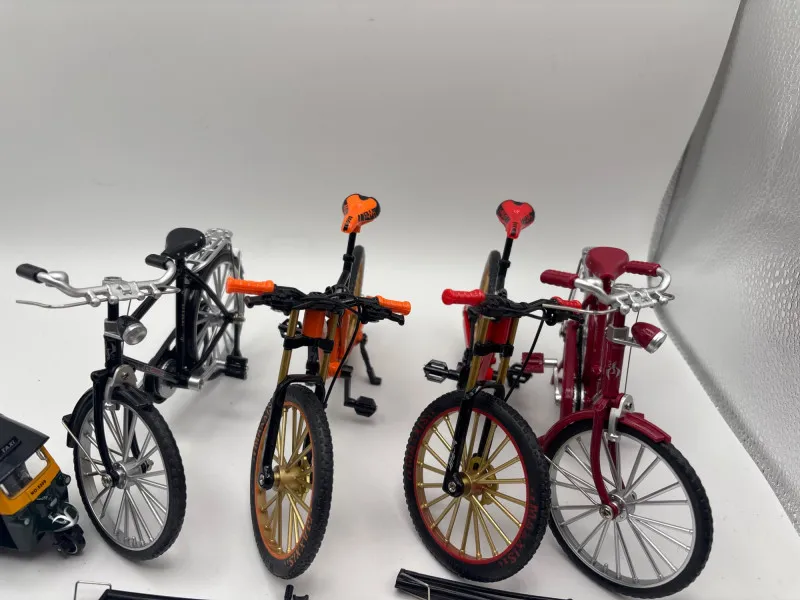 Mini Alloy Bike Models 1:10 Downhill & Street Bikes Lot - Spring Treasure Auction – Vintage Finds & New-In-Box Surprises. | Ocean Bid Auction