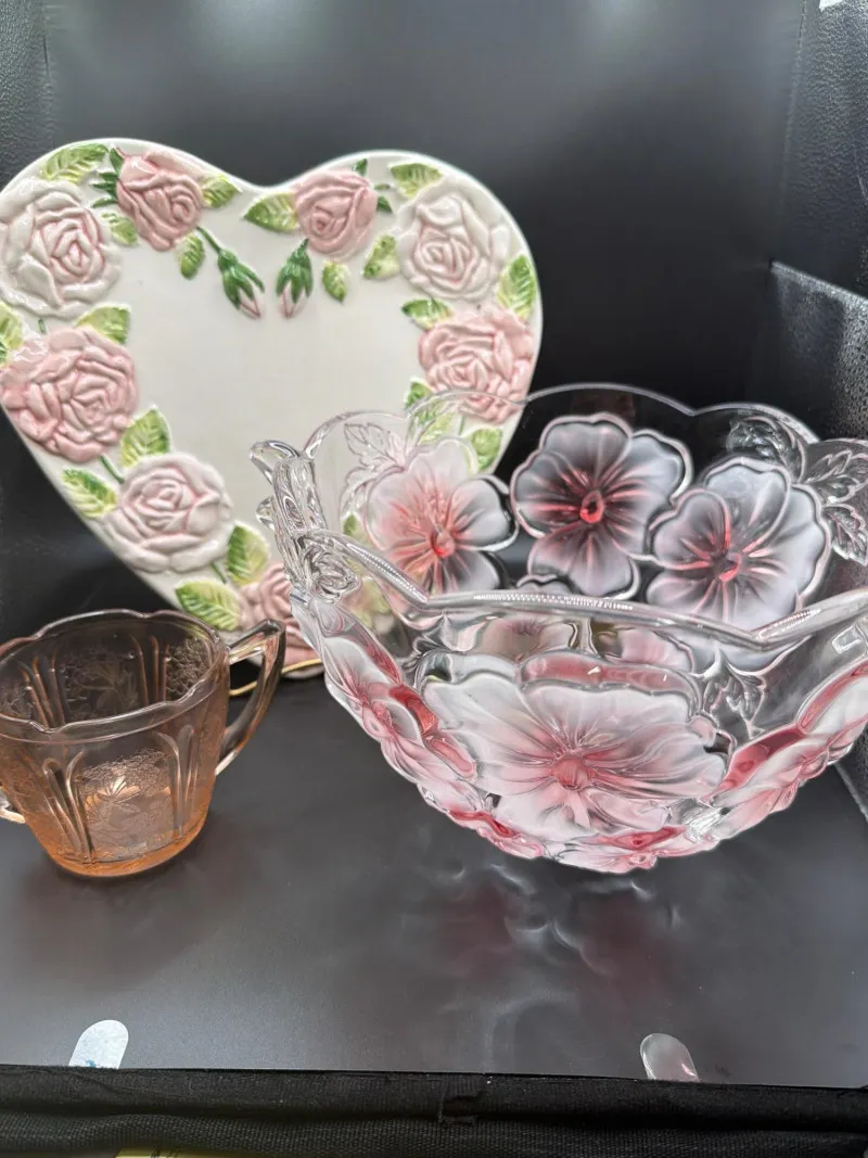 Walther Glas “Flower Fancies” Rose Bowl & Pink Depression Glass Sugar - Spring Treasure Auction – Vintage Finds & New-In-Box Surprises. | Ocean Bid Auction