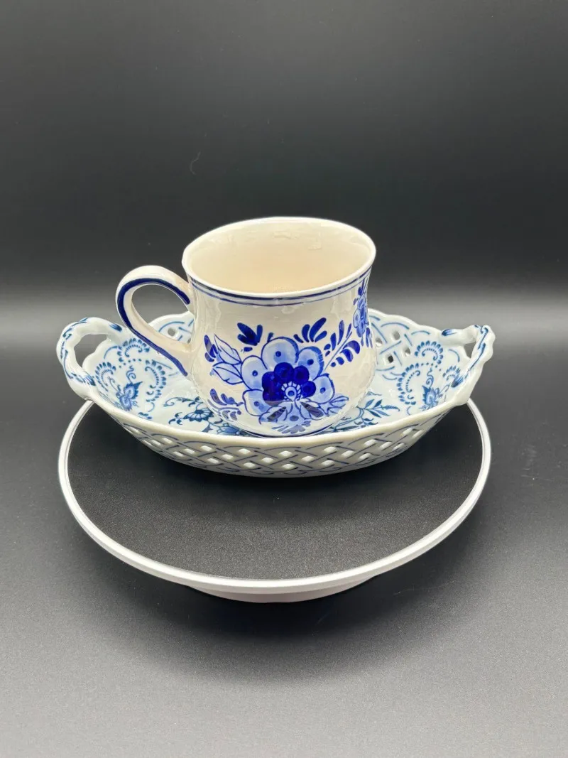 Blue Japan Mug & Oval Serving Bowl 2pc Set - Spring Treasure Auction – Vintage Finds & New-In-Box Surprises. | Ocean Bid Auction