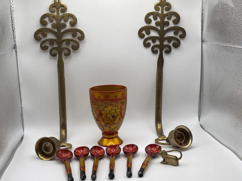 Vintage Russian Khokhloma Spoon Set Cup & Brass Wall Sconce Lot - Spring Treasure Auction – Vintage Finds & New-In-Box Surprises. | Ocean Bid Auction