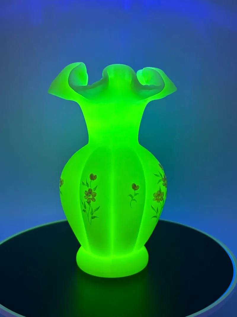 Uranium Custard Glass Ruffle Vase UV Reactive Floral - Spring Treasure Auction – Vintage Finds & New-In-Box Surprises. | Ocean Bid Auction