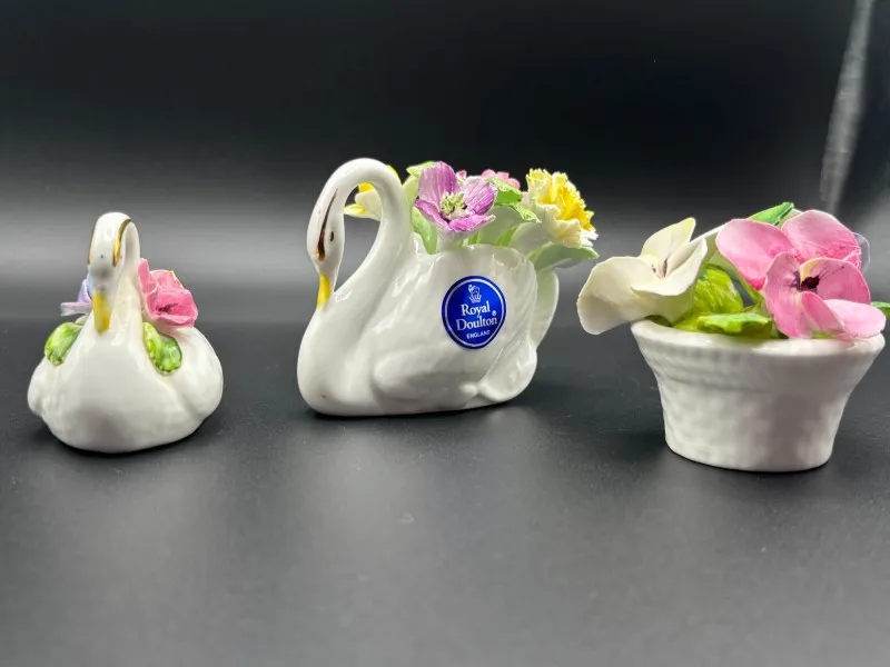 Royal Doulton Swan & Floral Bone China Figurines Lot - Spring Treasure Auction – Vintage Finds & New-In-Box Surprises. | Ocean Bid Auction