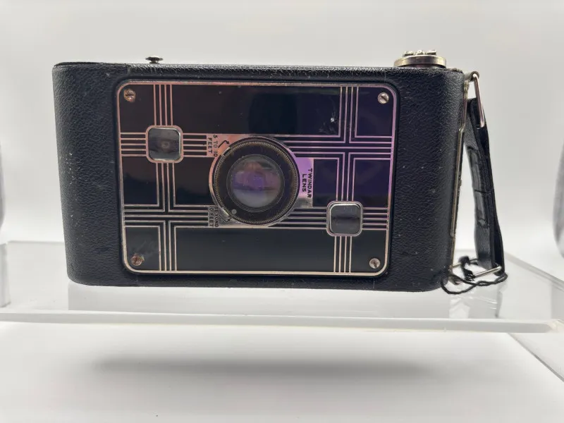 Vintage Kodak Jiffy Six-20 Folding Camera Art Deco Film Camera - Spring Treasure Auction – Vintage Finds & New-In-Box Surprises. | Ocean Bid Auction