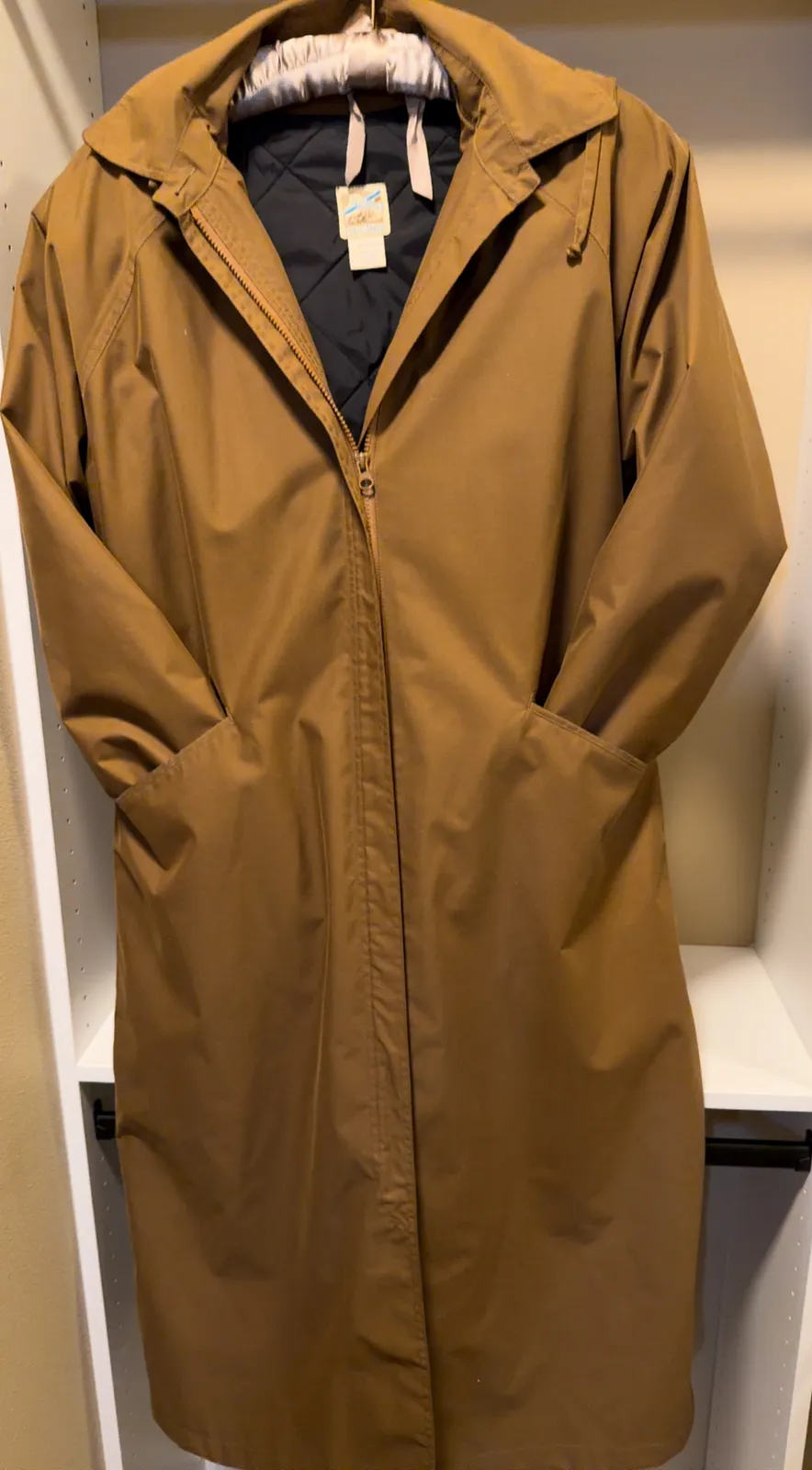 TravelSmith Women's Long Hooded Travel Coat – Size L - STERLING SILVER & JEWELRY! Anacortes Estate Auction – Part 2 | Ocean Bid Auction